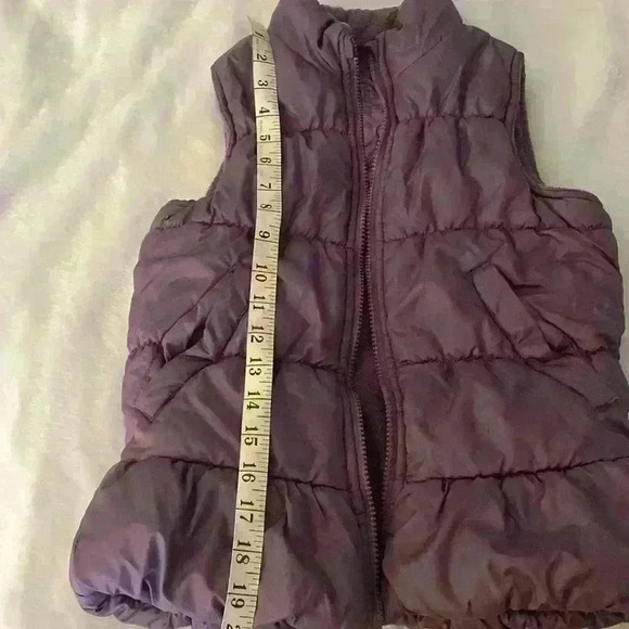 OshKosh B’gosh Girls Puffer Vest Jacket Size 8 Purple - Picture 10 of 11